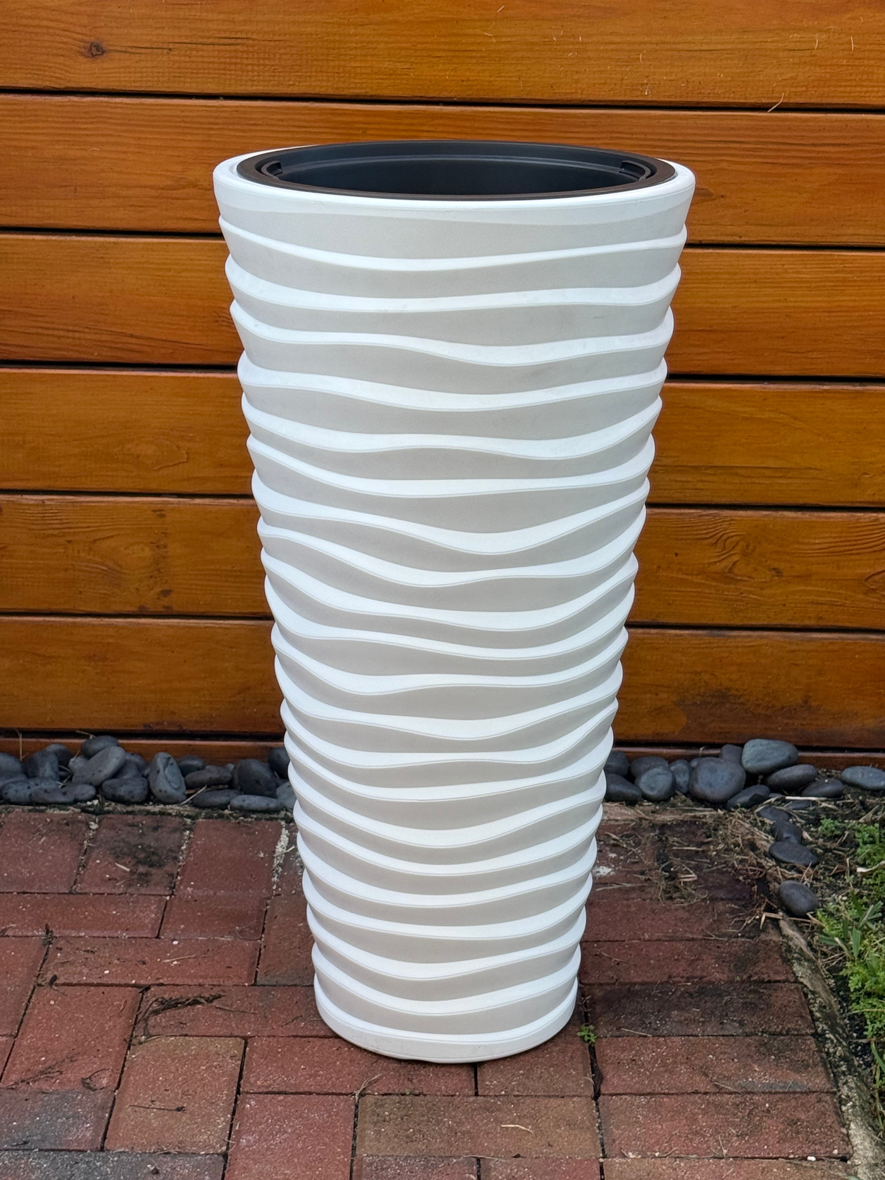 Modern Wavy Round Planter – 29.5" Tall, White (UV-Resistant)