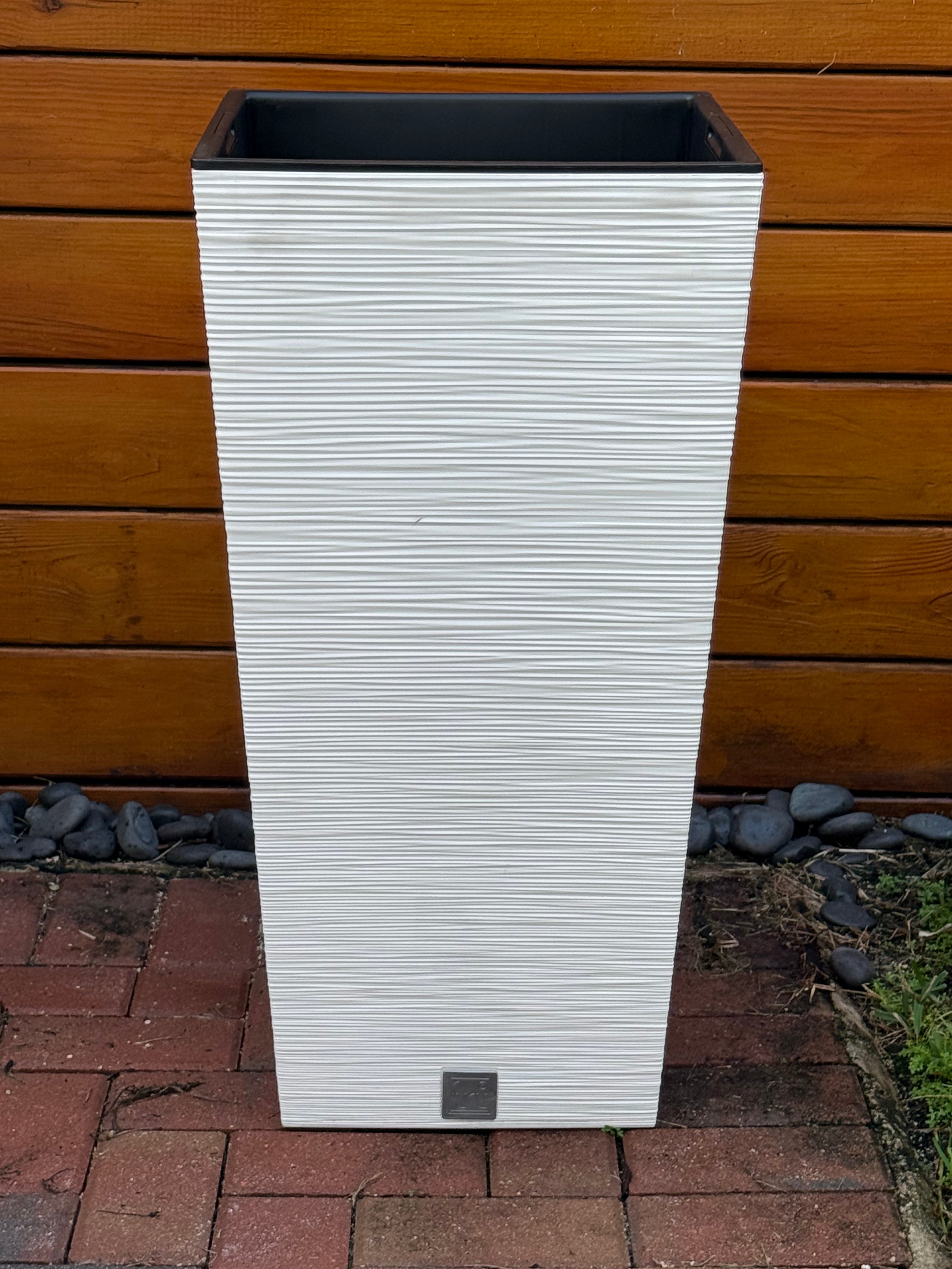 Furu Square Planter - White