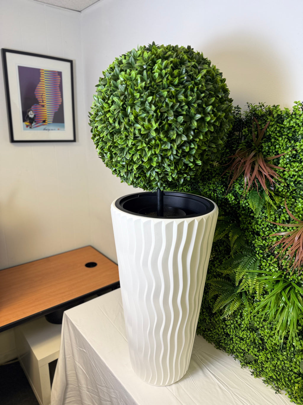 Sand City Round Planter – 29.5" White Vertical Lined Design