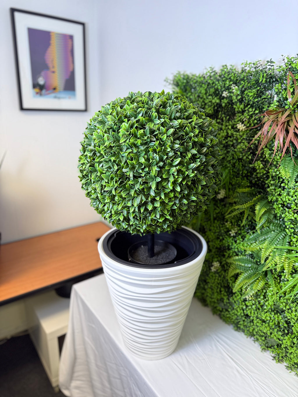 Wave City Medium White Round Planter – 17.3" Wavy Textured Design