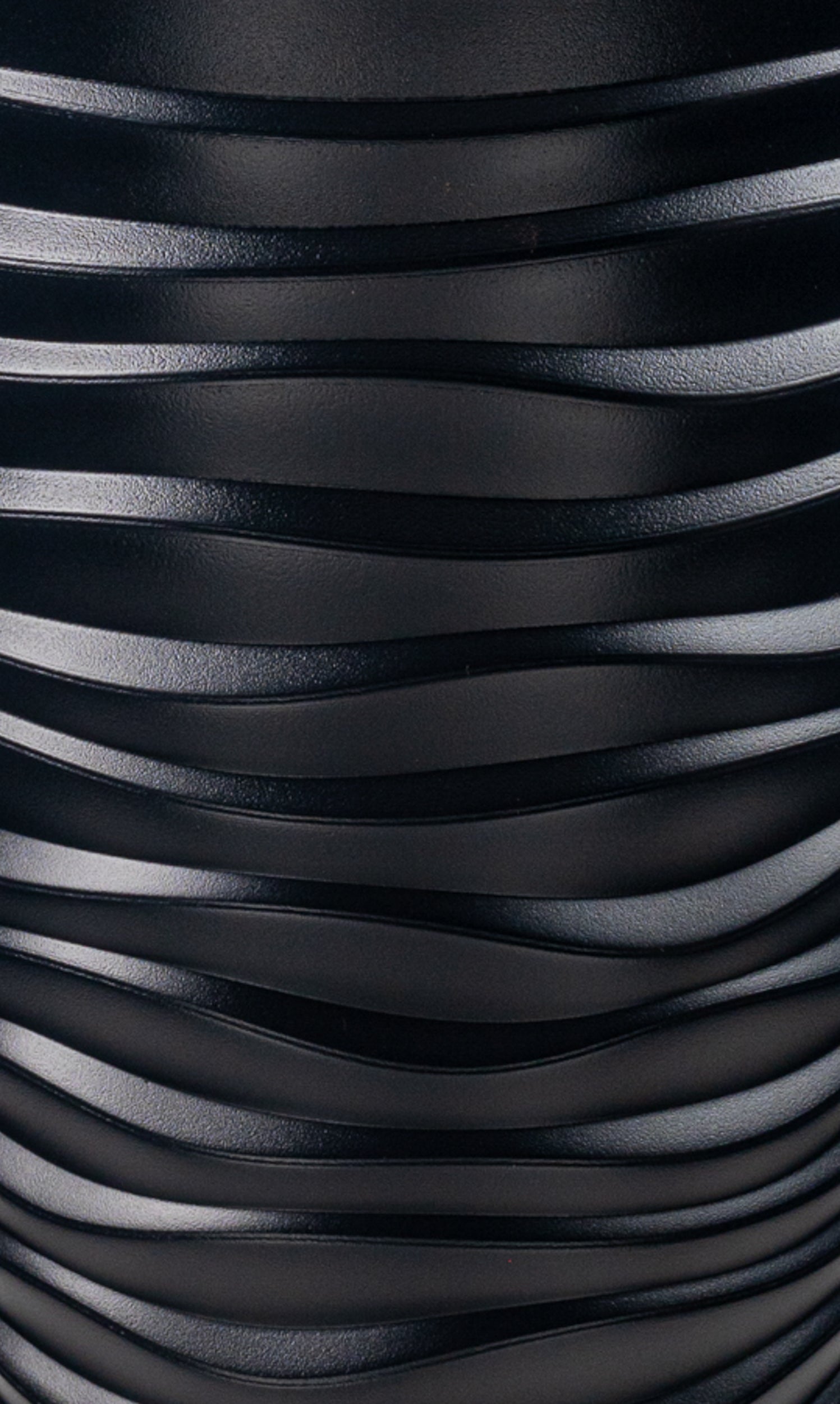 Wave City Round Planter – 29.5" Black, Wavy Textured Design